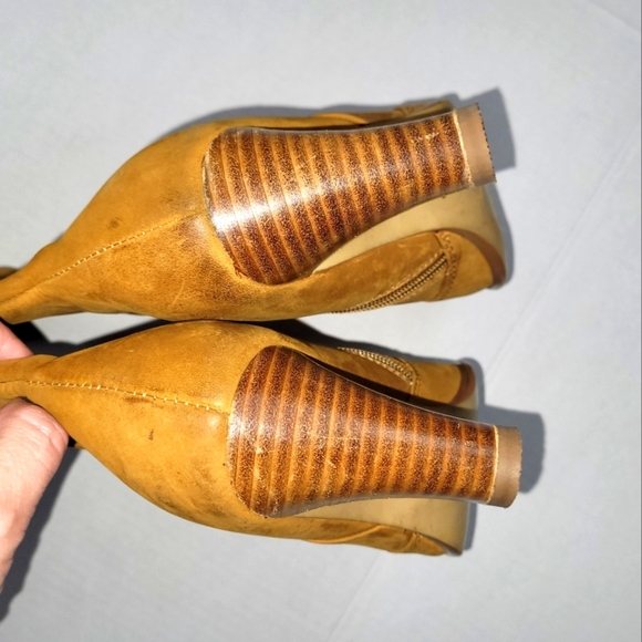 Seychelles Tan Heeled Boots - Picture 9 of 14